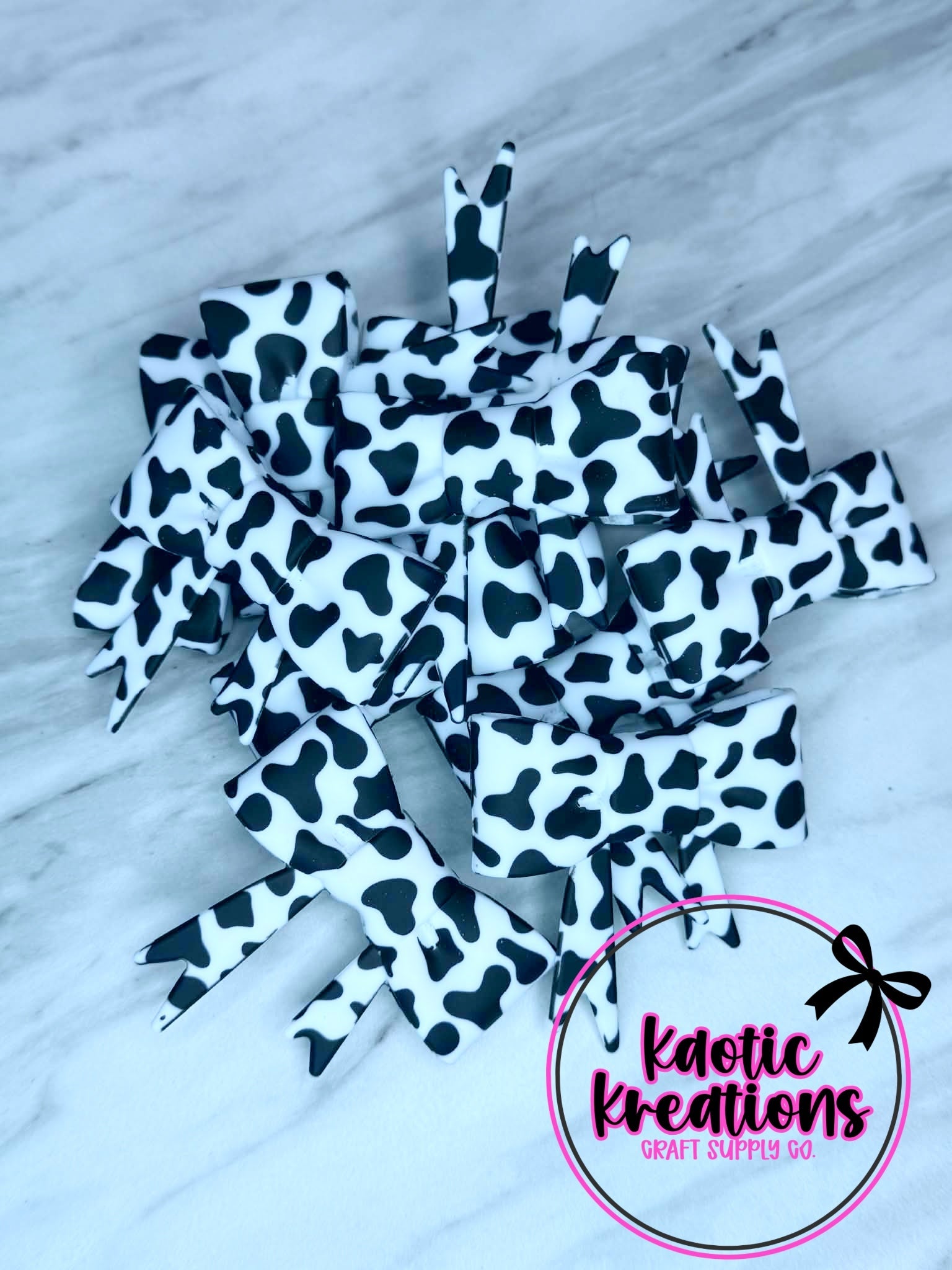 D10 BEADABLE JUMBO SILICONE BOW COW (1ct)