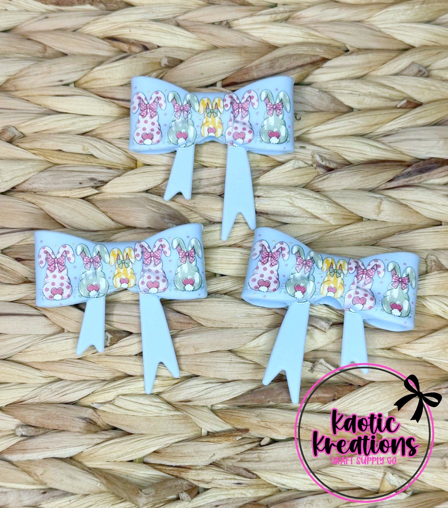 (DISCONTINUED) D13 BEADABLE JUMBO SILICONE BOW BABY BLUE BUNNIES (1ct)